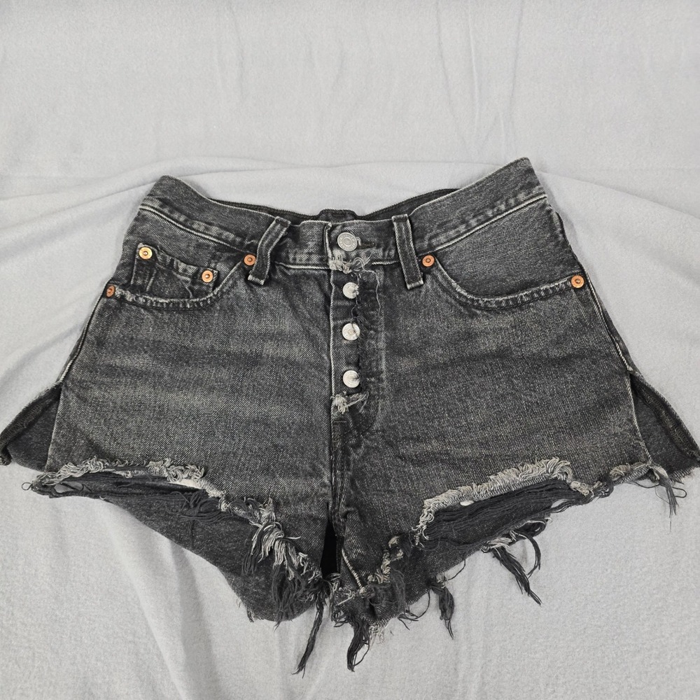 Vintage Levi's 501 Denim Black Cut off Shorts: Women's Size W25 Grunge Style‎